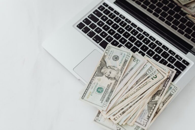 3 Simple Ways for Teens to Make Money Online from Home